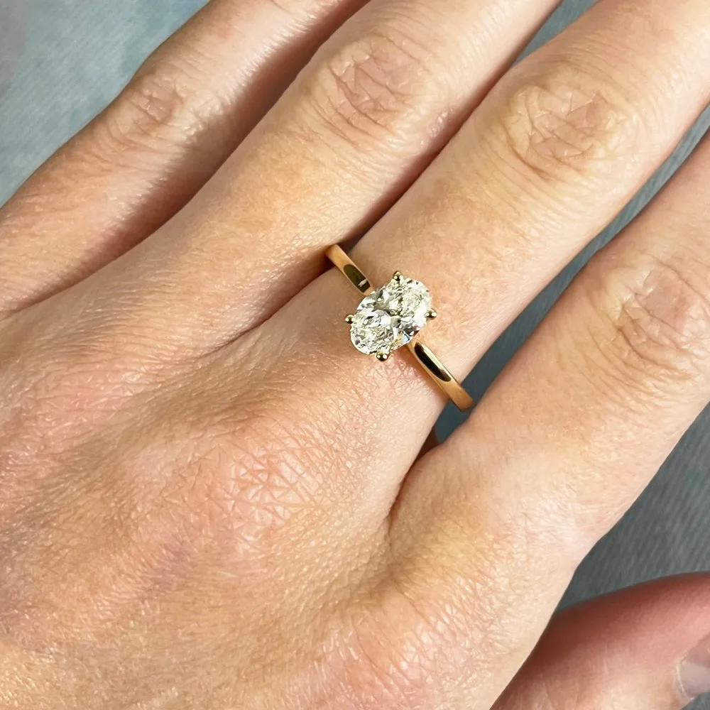 18ct Gold 1.00ct Oval Brilliant Cut Lab Grown Diamond Solitaire Ring E VVS 1