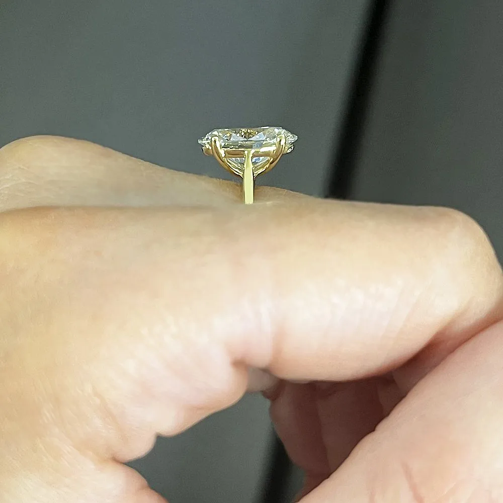 18ct Gold 2.75ct Oval Brilliant Cut Lab Grown Diamond Solitaire Ring G SI 1