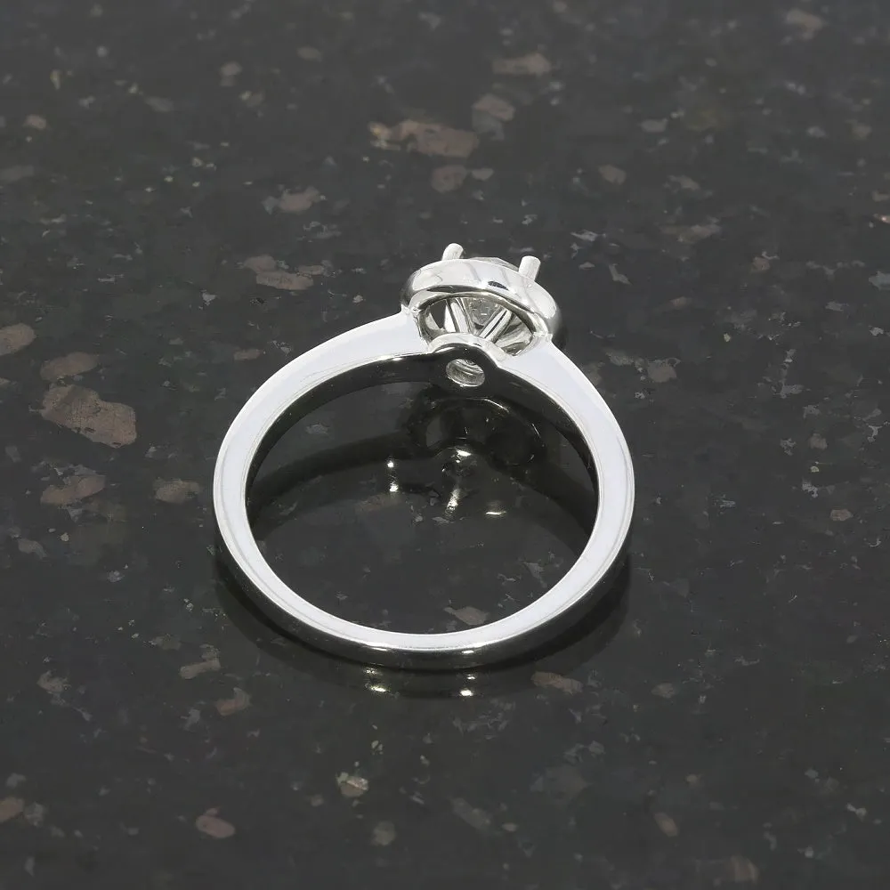 18ct White Gold 0.58ct Halo Cluster Diamond Ring