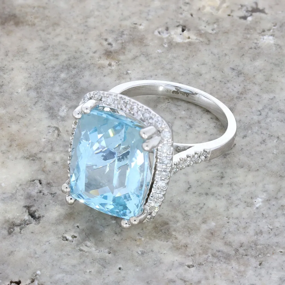 18ct White Gold 10.0ct Aquamarine and 0.60cts Diamond Cluster Ring