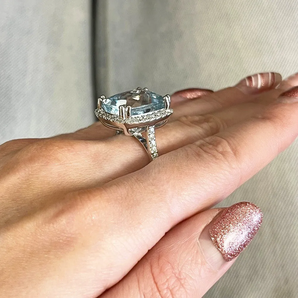 18ct White Gold 10.0ct Aquamarine and 0.60cts Diamond Cluster Ring