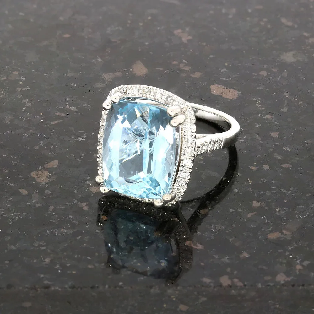 18ct White Gold 10.0ct Aquamarine and 0.60cts Diamond Cluster Ring