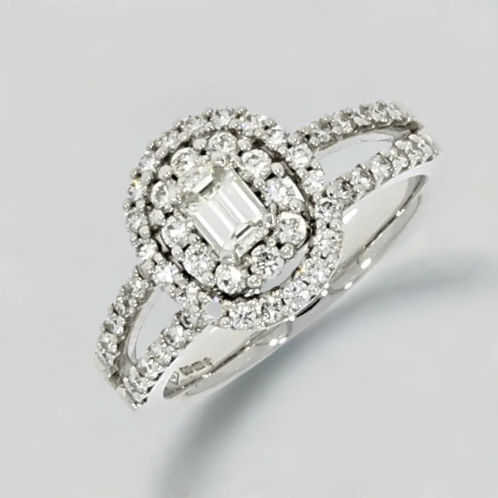 18ct White Gold 1.05ct Diamond Cluster Ring