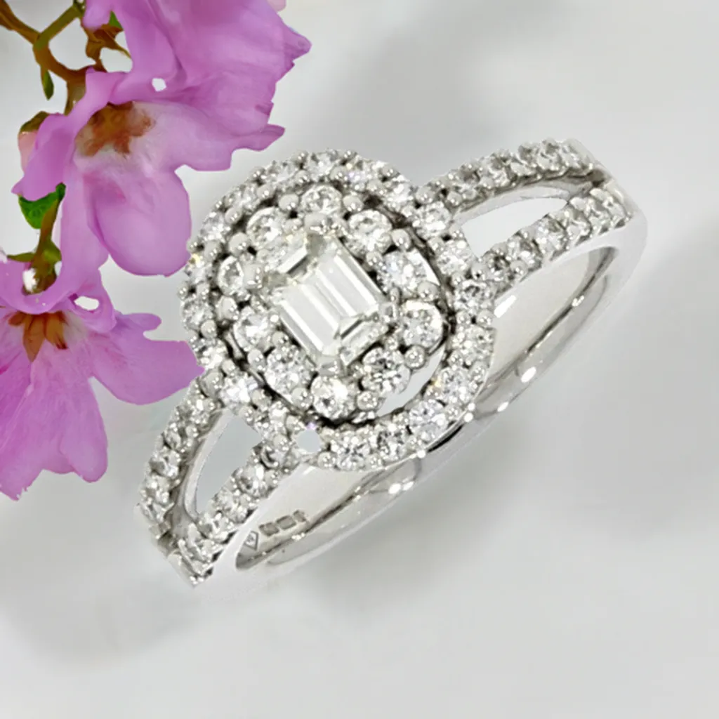 18ct White Gold 1.05ct Diamond Cluster Ring
