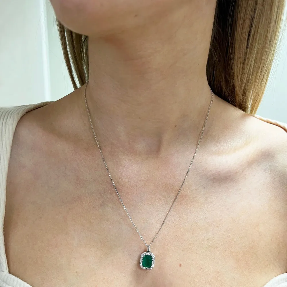 18ct White Gold 2.55ct Emerald and Diamond Set Pendant and Chain Necklace