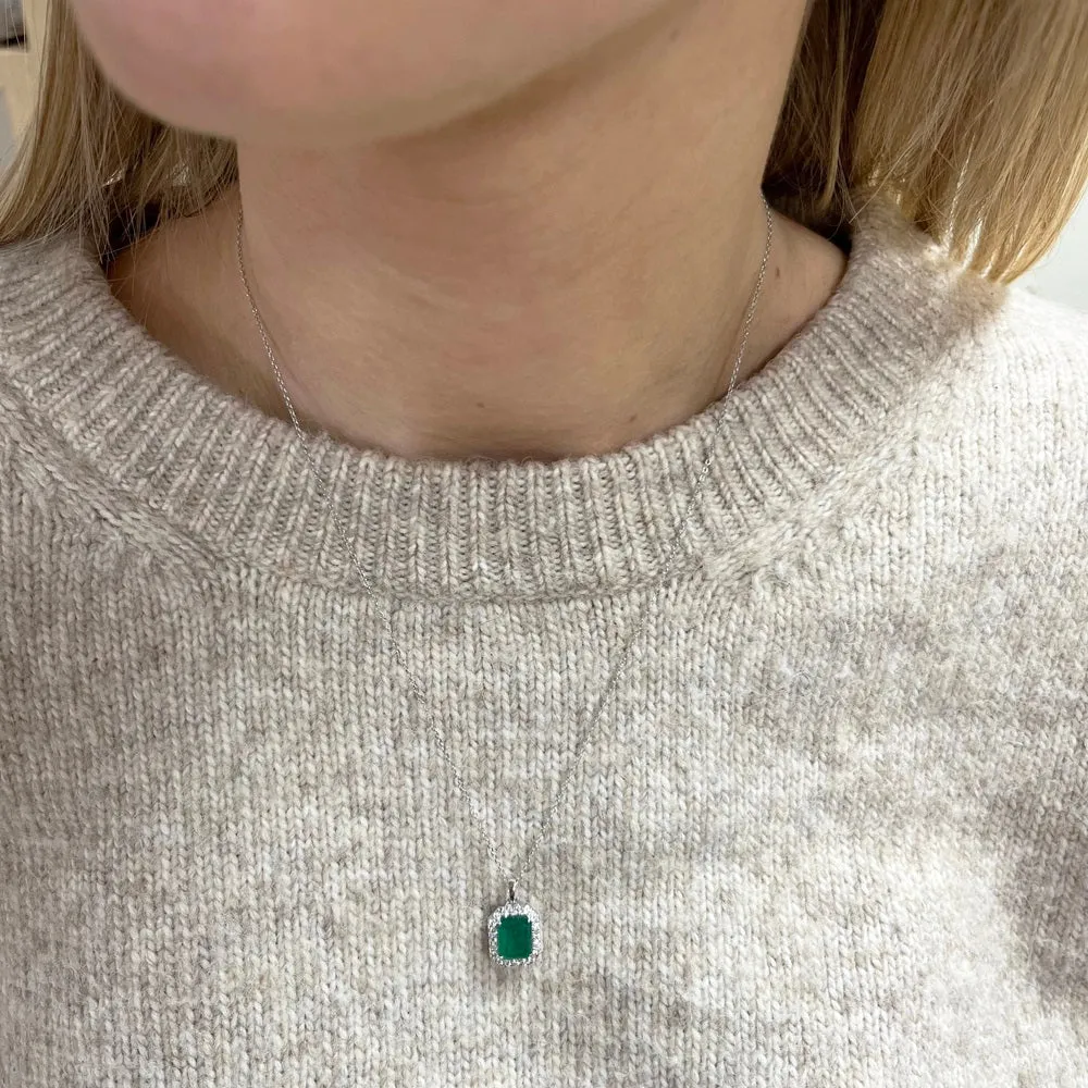 18ct White Gold 2.55ct Emerald and Diamond Set Pendant and Chain Necklace