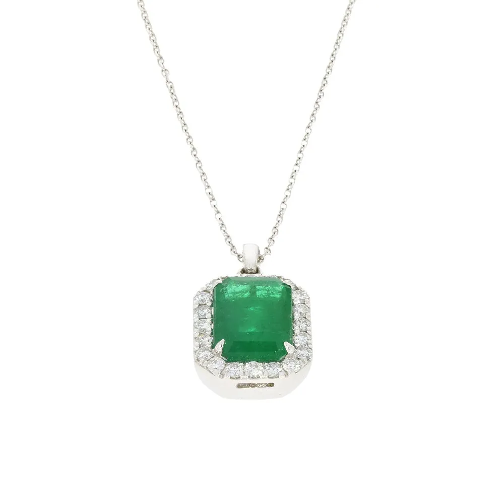 18ct White Gold 2.55ct Emerald and Diamond Set Pendant and Chain Necklace