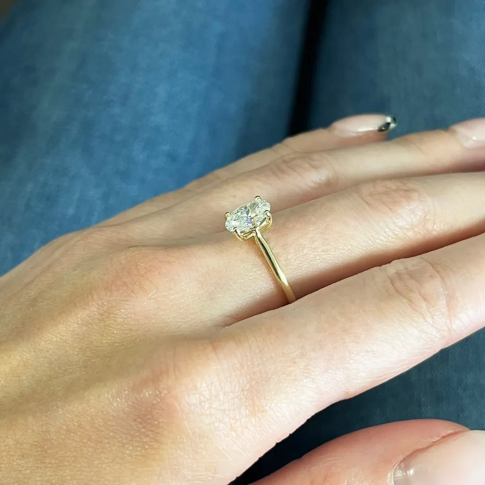 9ct Gold 1.00ct Oval Cut Lab Grown Diamond Solitaire Ring E VS2