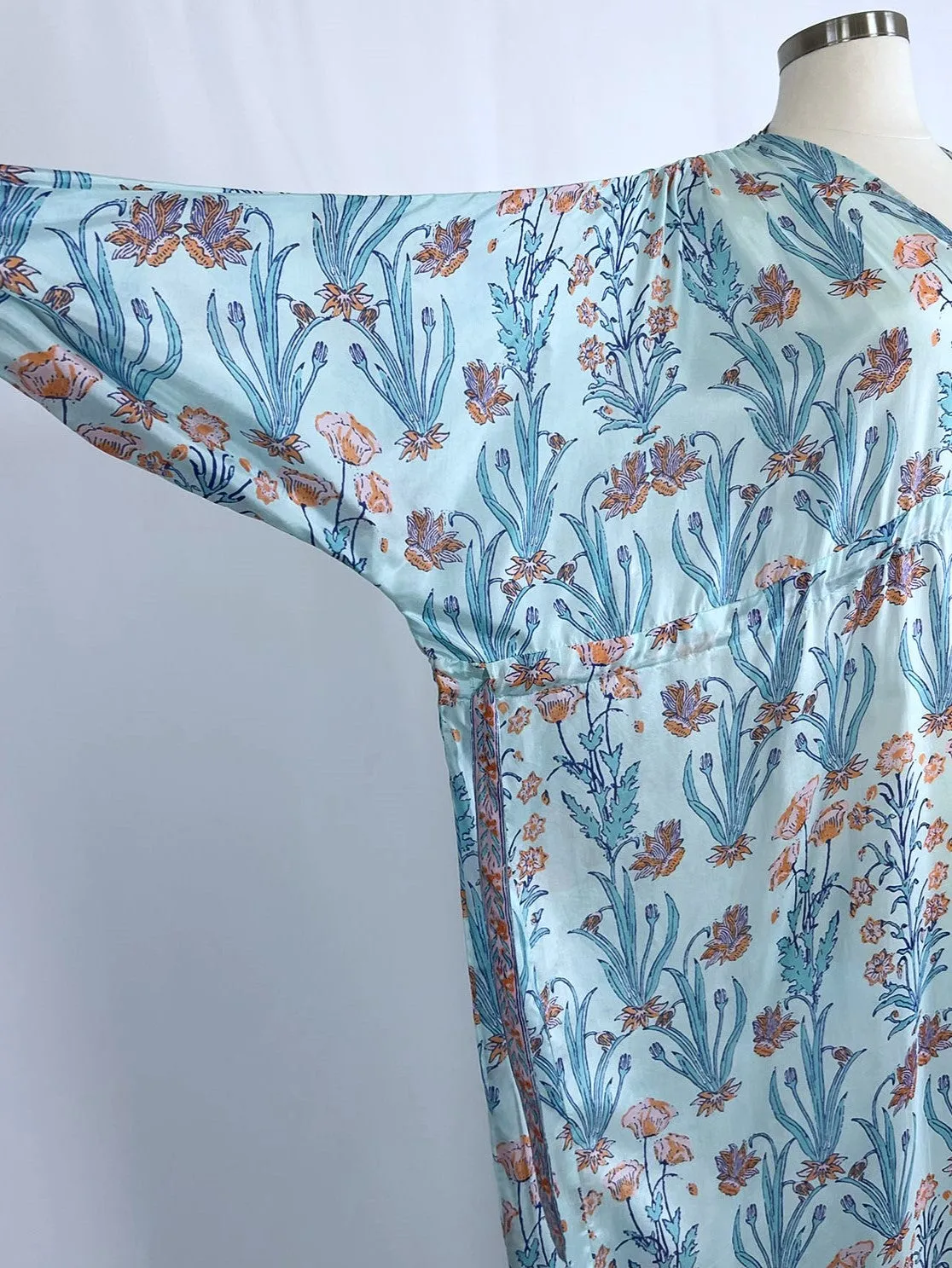 Hannah Artwear Size Open Aqua & Coral Bold Floral Kaftan Dress