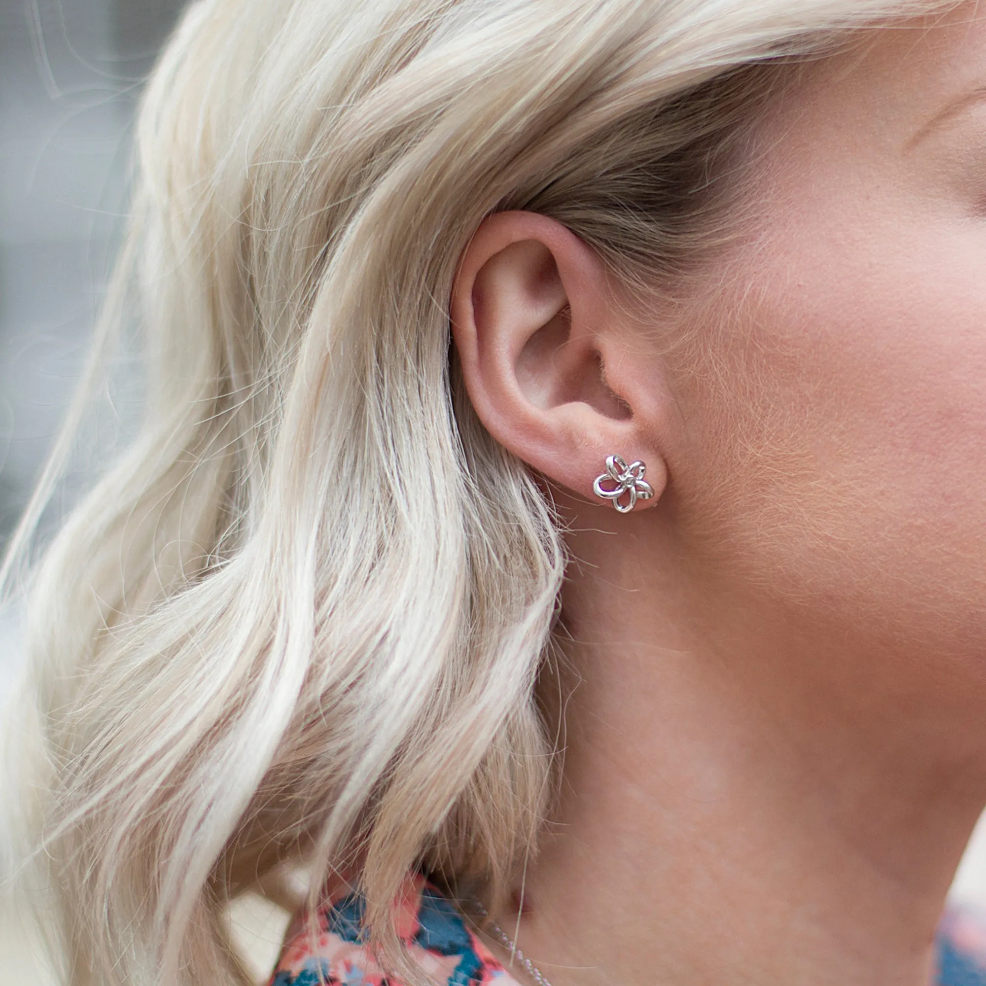Hot Diamonds Paradise Open Flower Silver Earrings DE248