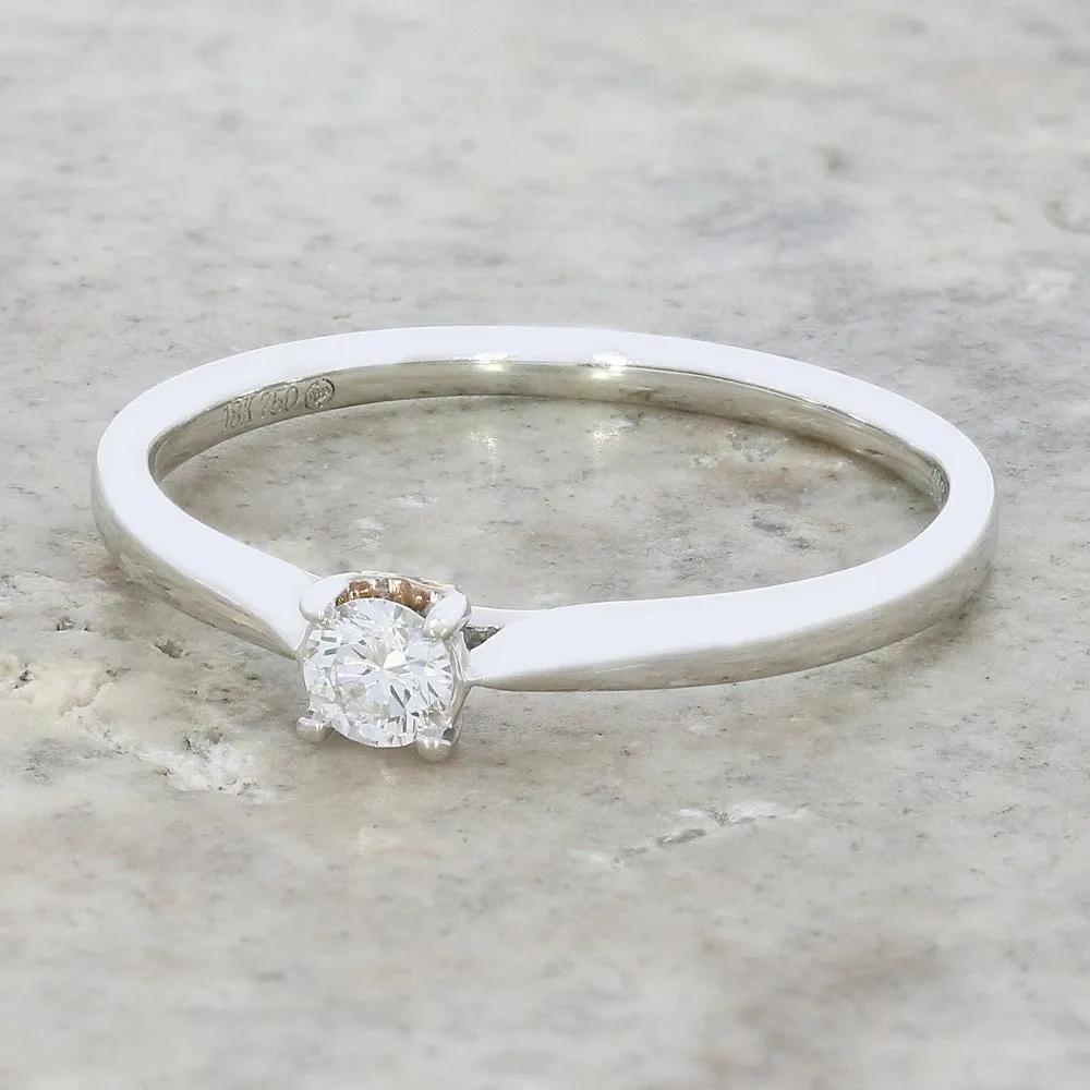 Pre Owned 18ct White Gold Diamond Solitaire Ring