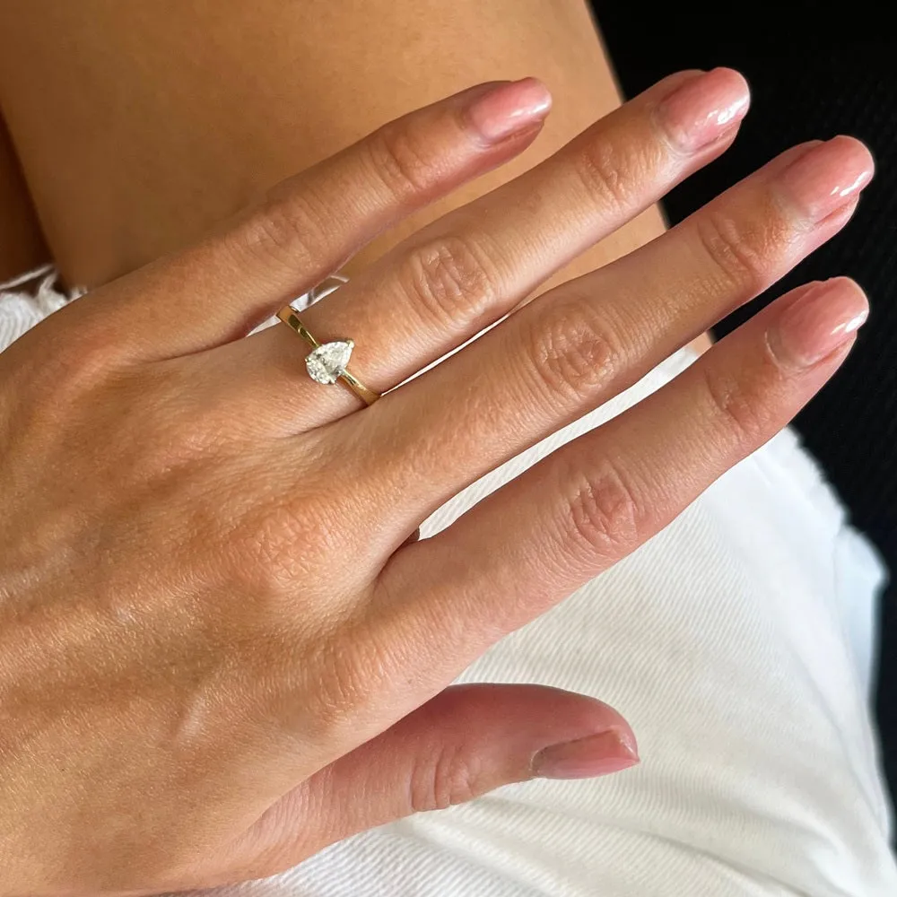 Pre Owned 18ct Yellow Gold Pear Cut Diamond Solitaire Ring