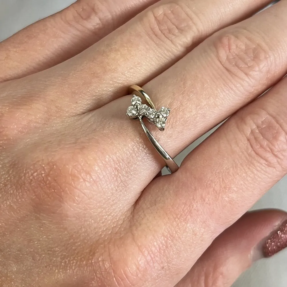 Pre Owned 9ct Yellow and White Gold 0.25cts Brilliant Cut Diamond Cluster Ring
