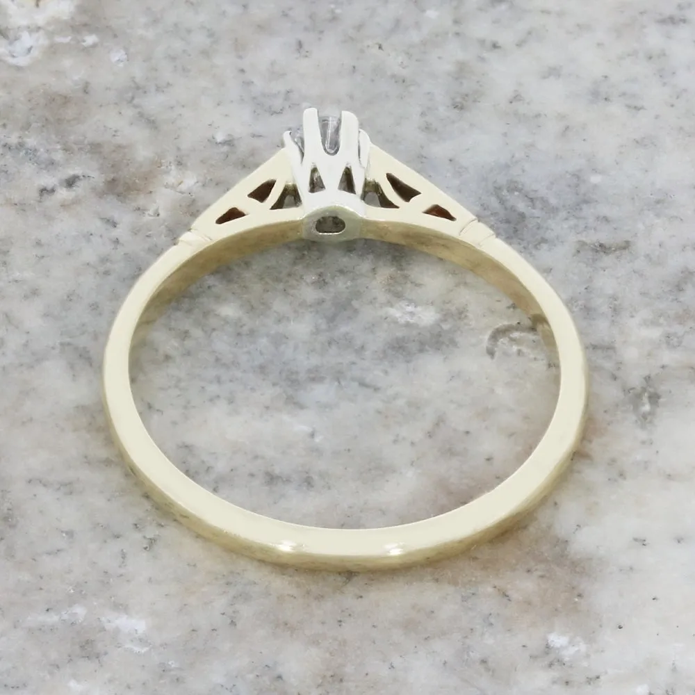 Pre Owned 9ct Yellow Gold 0.10cts Diamond Solitaire Ring
