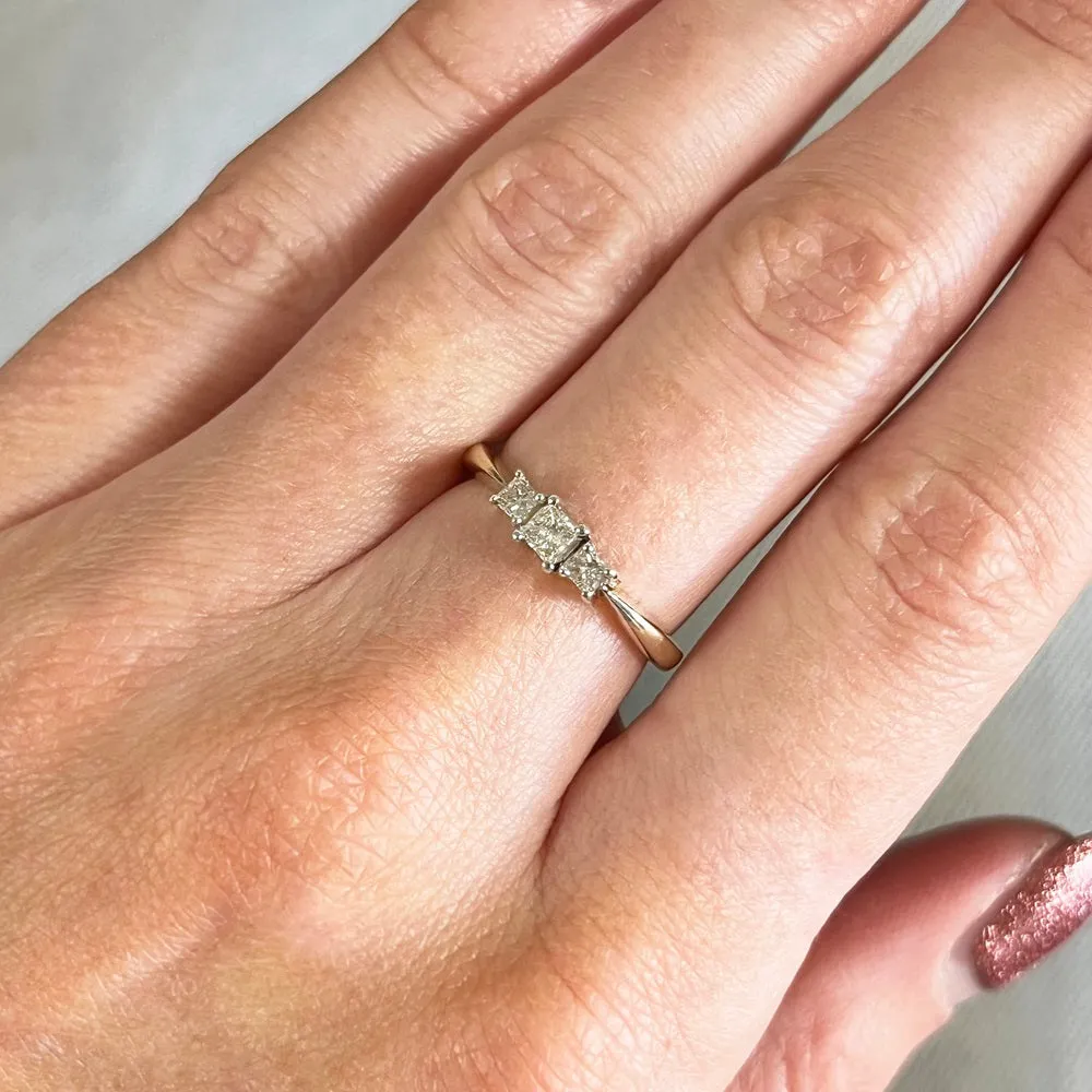 Pre Owned 9ct Yellow Gold 0.35cts Princess Cut Diamond Trilogy Ring