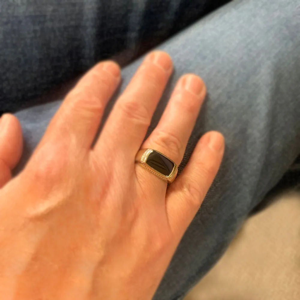 Pre Owned 9ct Yellow Gold Black Onyx Mens Signet Ring
