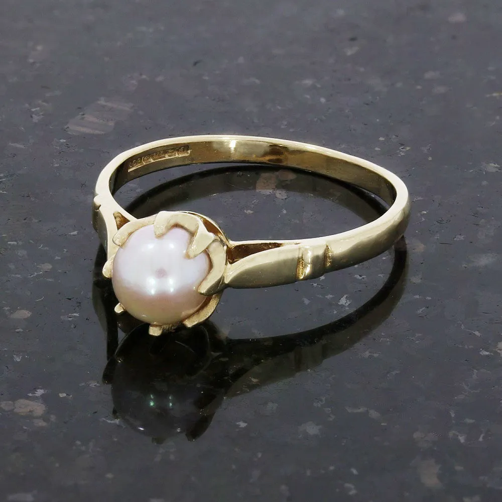 Pre Owned 9ct Yellow Gold Culture Pearl Ring