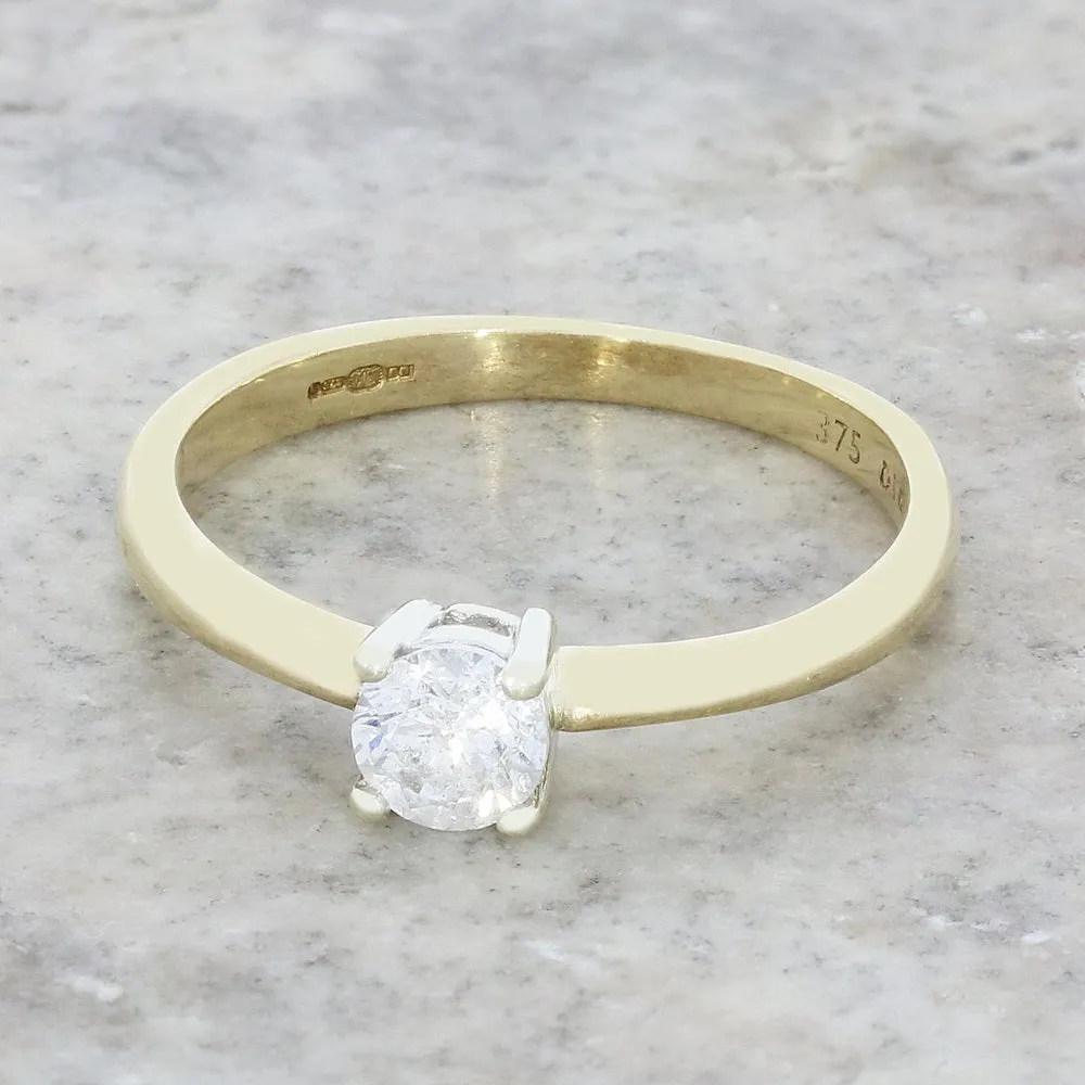 Pre Owned 9ct Yellow Gold Diamond Solitaire Ring
