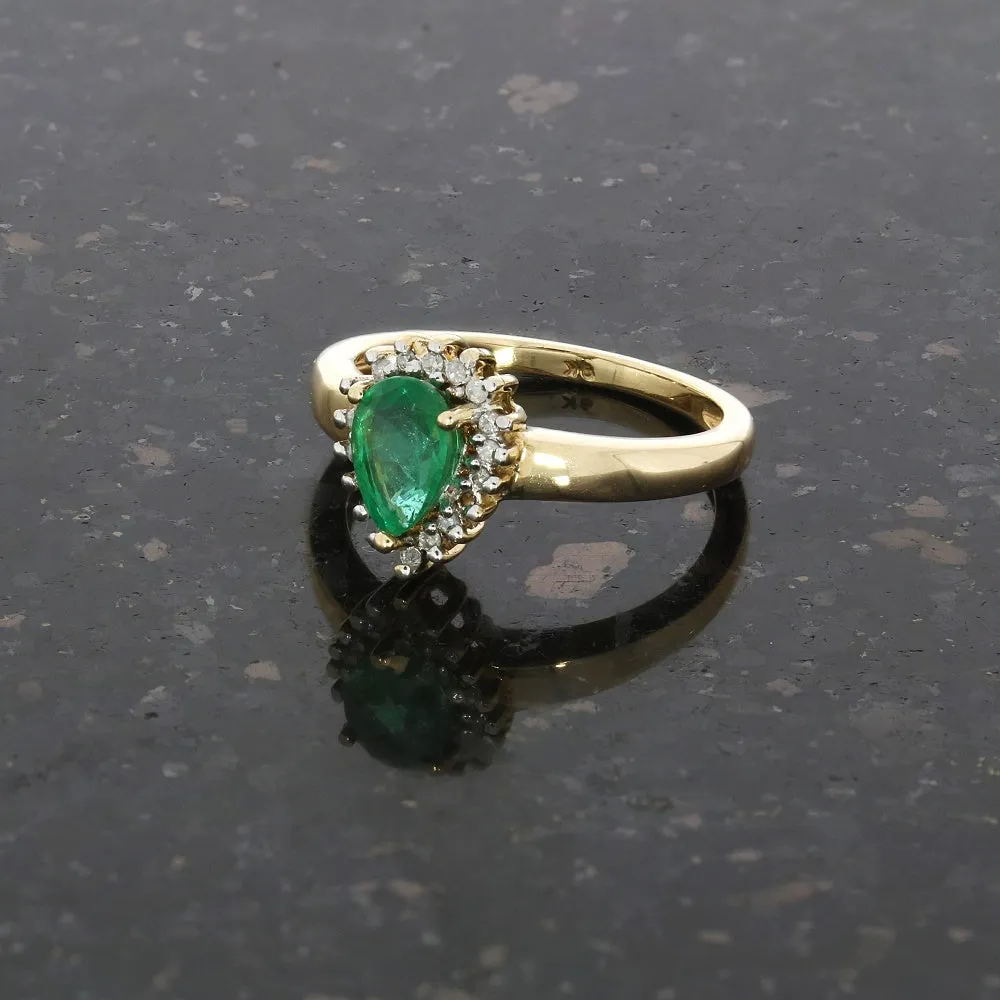 Pre Owned 9ct Yellow Gold Emerald and Diamond Cluster Ring