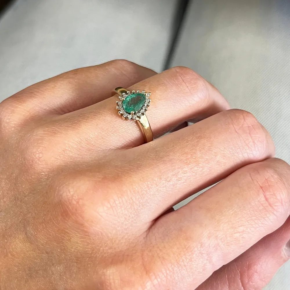 Pre Owned 9ct Yellow Gold Emerald and Diamond Cluster Ring