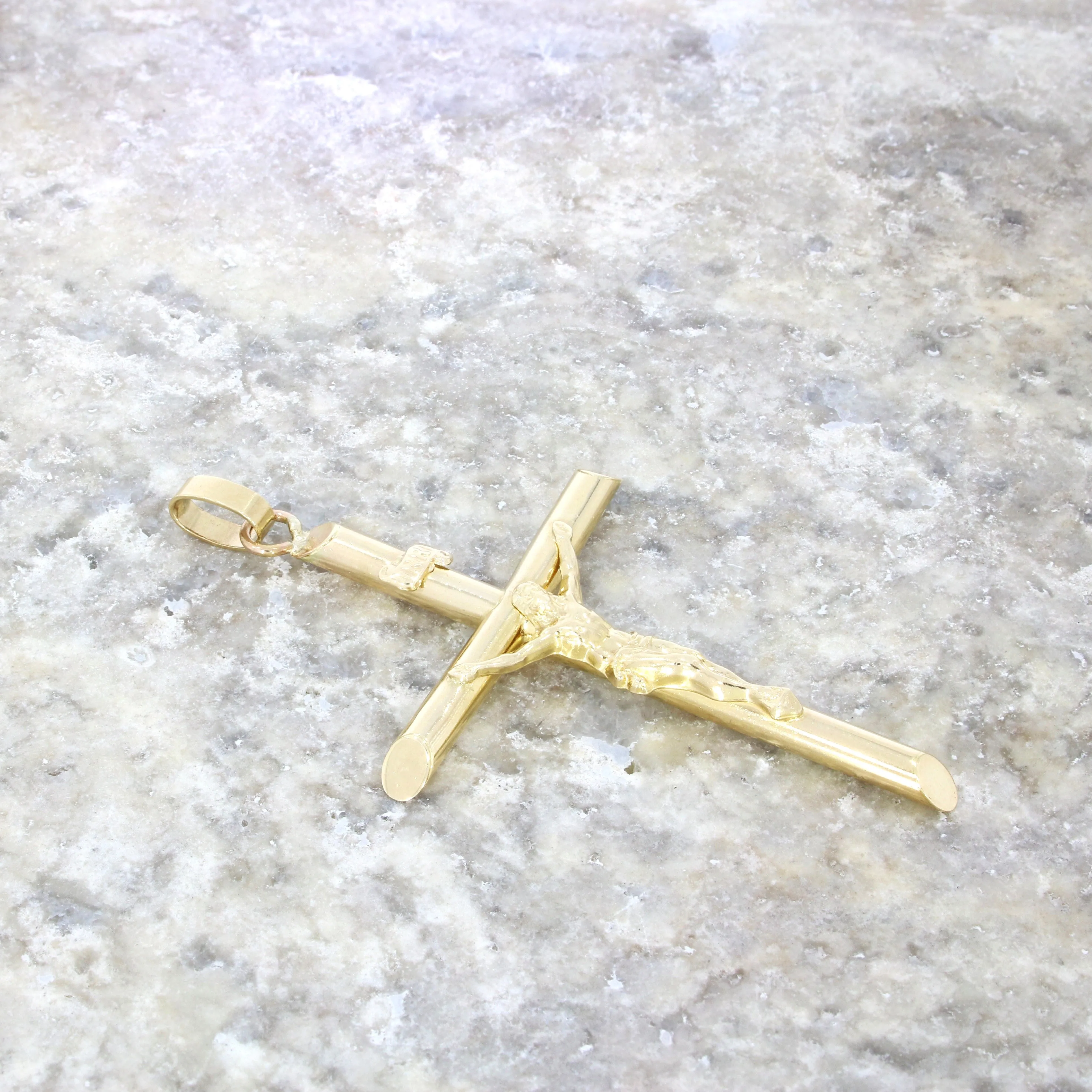 Pre Owned 9ct Yellow Gold Large Crucifix Cross Pendant