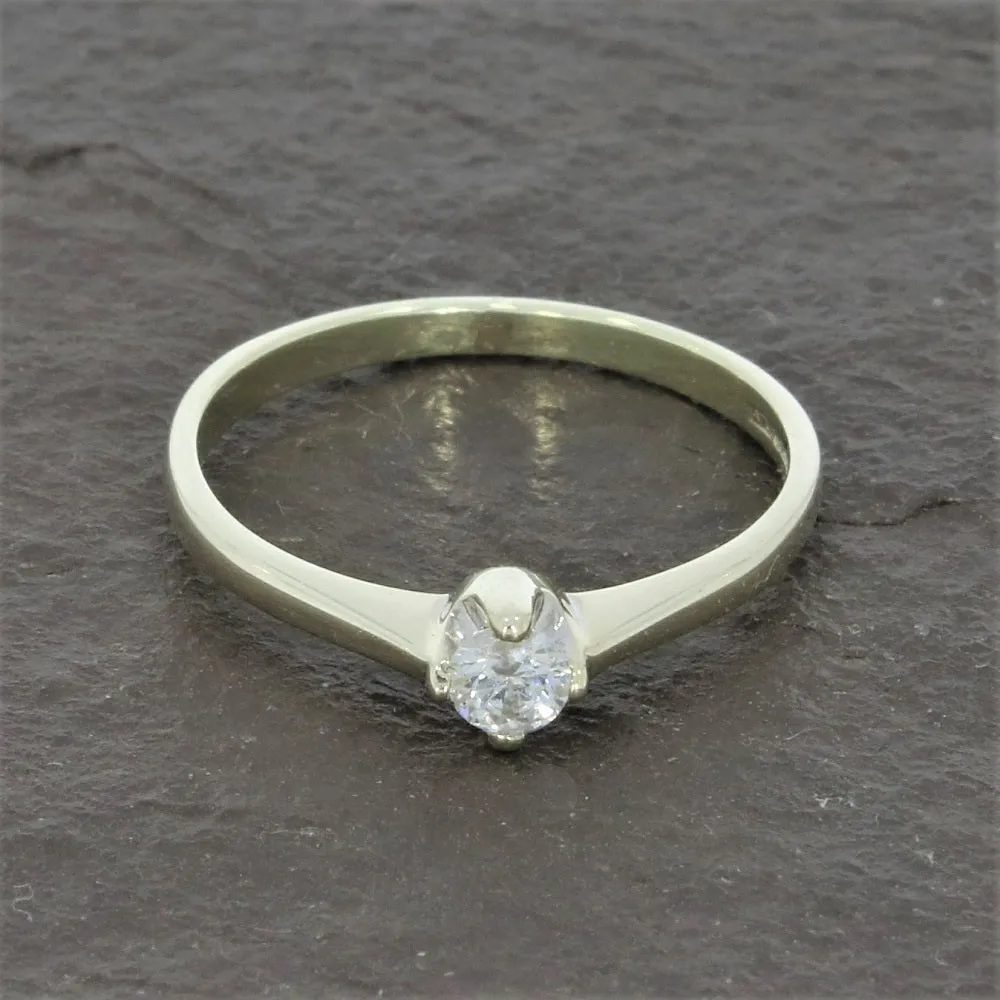 Pre Owned 9ct Yellow Gold Solitaire 0.15ct Diamond Ring
