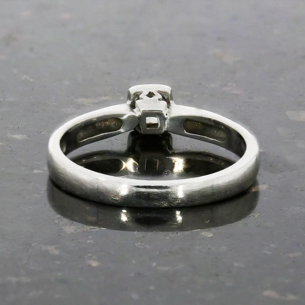 Pre Owned Ladies 18ct White Gold Diamond Solitaire Ring