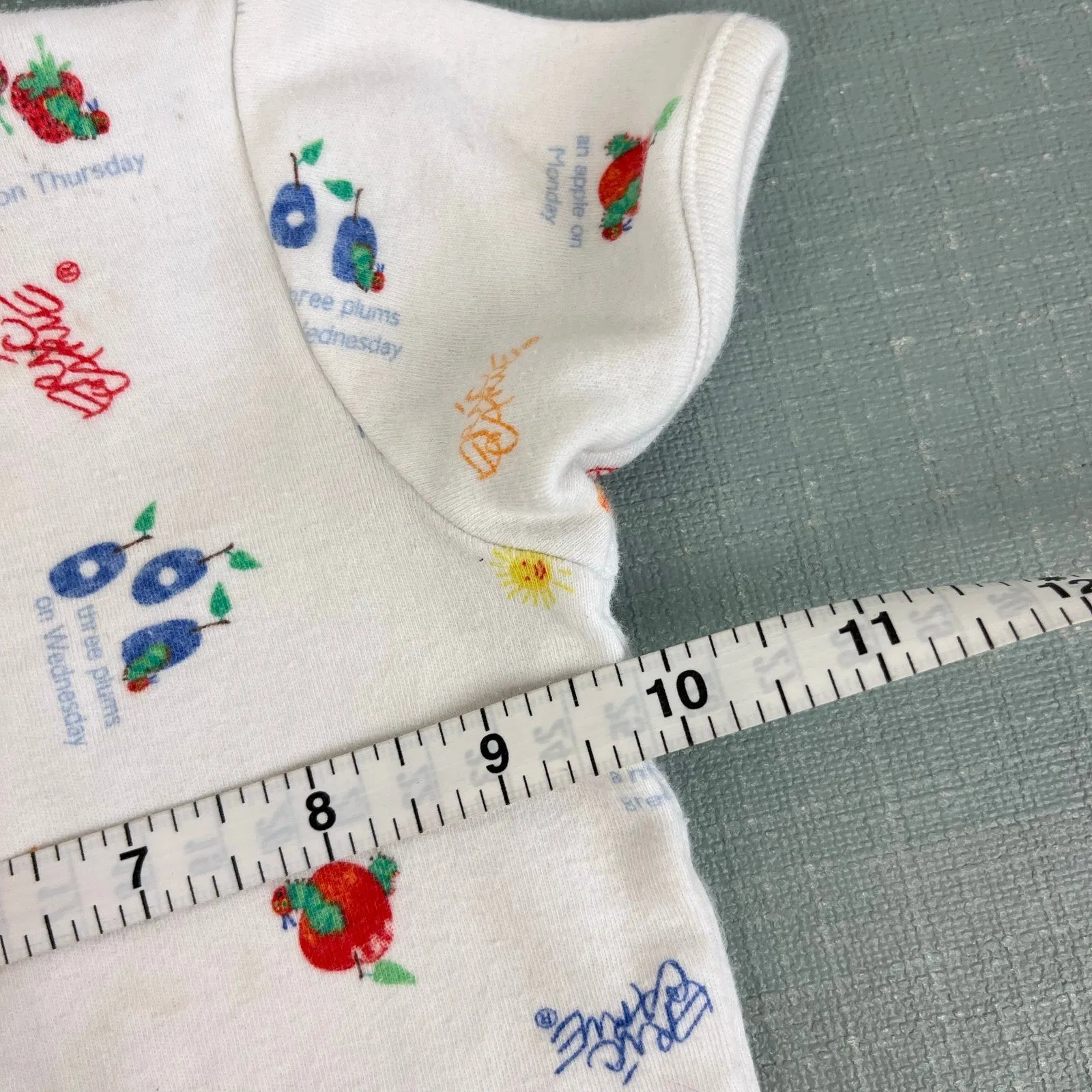 Premium Quality Vintage Y2K Carter's Eric Carle The Very Hungry Caterpillar T-Shirt 6-9 Months  Limited Availability!