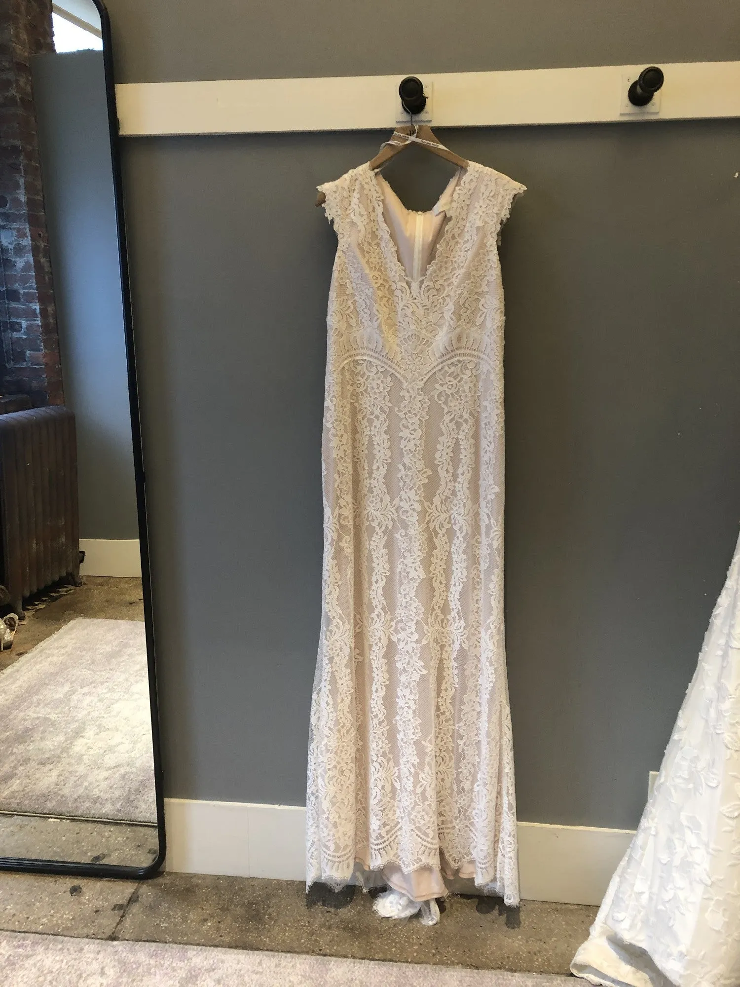 Top Rated BHLDN Tadashi Shoji Fiorelle Gown  Dont Miss Out!