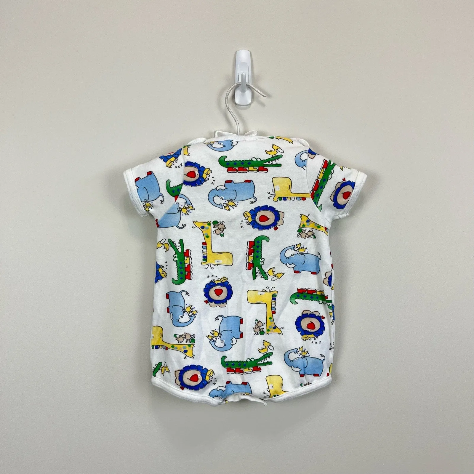 VIP Favorite Vintage Carter's Wild Zoo Animal Romper 0-3 Months  Dont Miss Out!